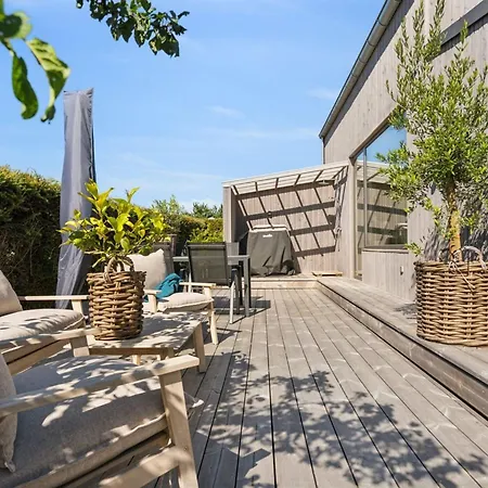 Semesterbostad Elvie - 150m From The Sea By Interhome