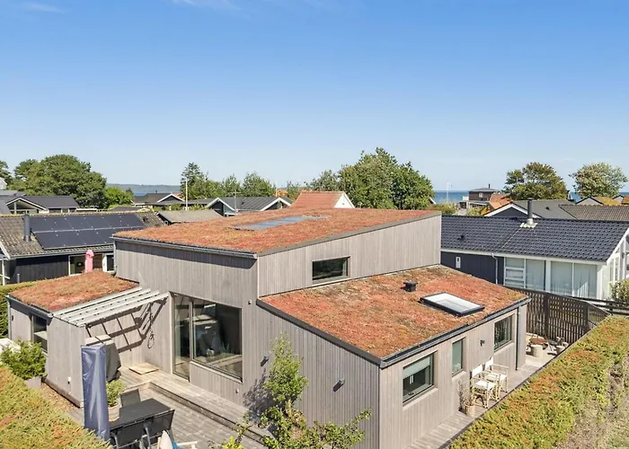 Elvie - 150m From The Sea By Interhome